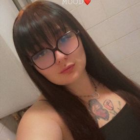 Krystal, Babysitter à Seraing
