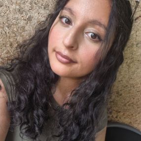 Sarah, Babysitter à La Louvière