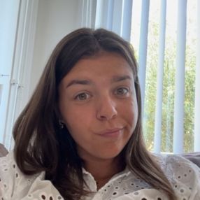Yana, Babysitter in Ieper