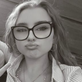 Solène, Babysitter à Anderlues