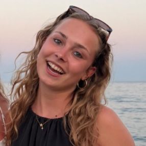 Tara, Babysit in Tienen
