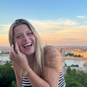 Fleur, Babysitter in Antwerpen
