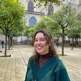 Hana, Babysit in Brussel