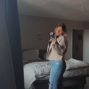 Laura, Babysit in Oostende