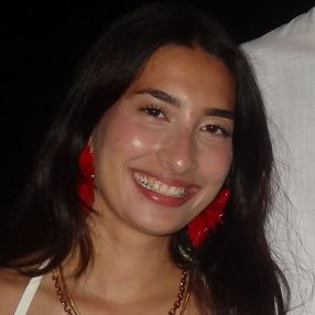 Maelie, Babysitter à Anderlues