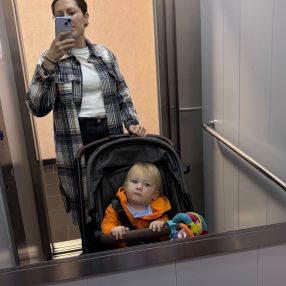 Gabriela, Gezin in Landen