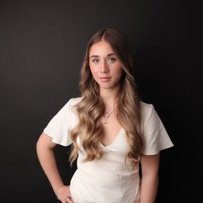 ILIANA, Babysitter à Fosses-la-Ville