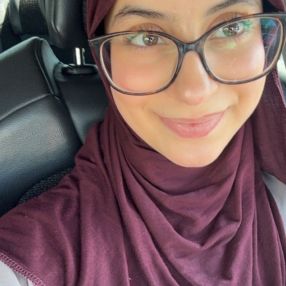 Noura, Babysit in Menen
