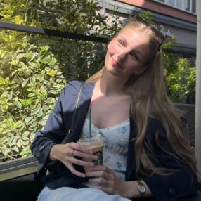 Anne, Babysitter à Bilzen
