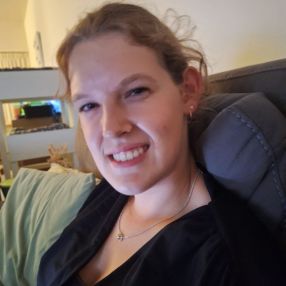 Nore, Babysitter à Arendonk