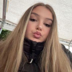Xanthe, Babysitter à Schelle
