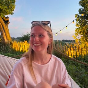 Lilah, Babysitter in Oostkamp