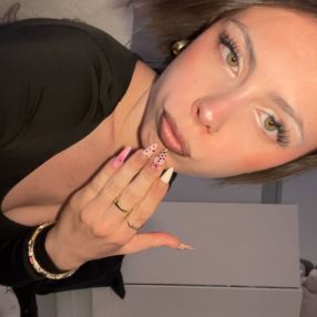 Louana, Babysitter à Flémalle