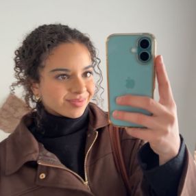 Aya, Babysit in Gent