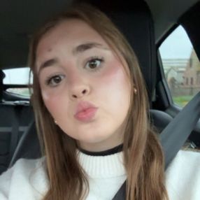 Febe, Babysitter in Lendelede