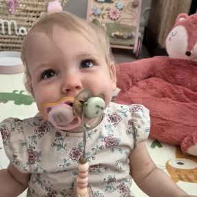 Anouchka, Gezin in Schoten