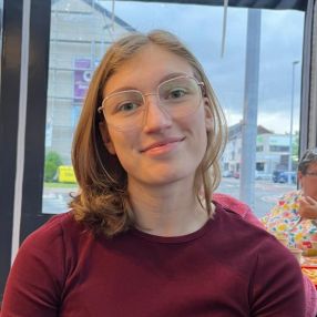 Maëlys, Babysit in Aiseau-Presles