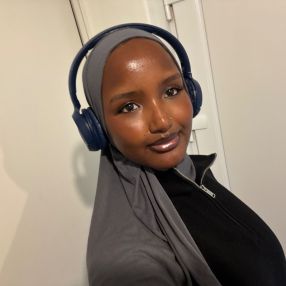 Aisha, Babysitter à Turnhout