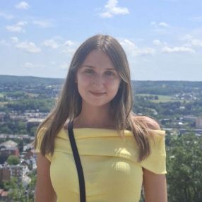 Chloé, Babysitter à Etterbeek