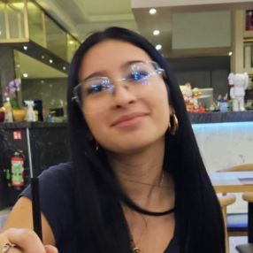 Julia, Babysitter à Anderlues