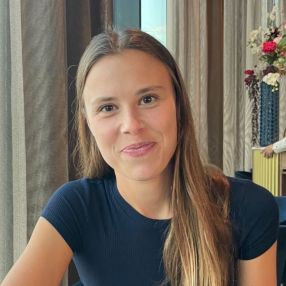 Ellie, Babysitter à Gent