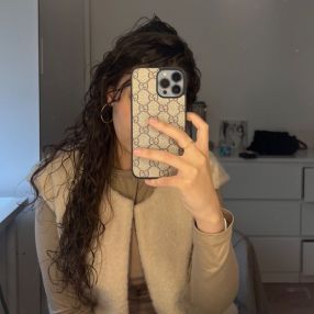 Noor, Babysitter in Roeselare