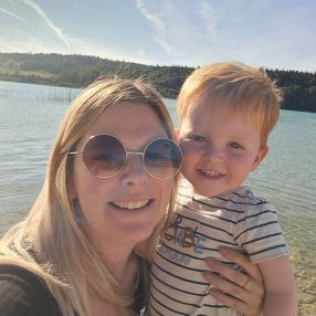 Melanie, Famille à Lede