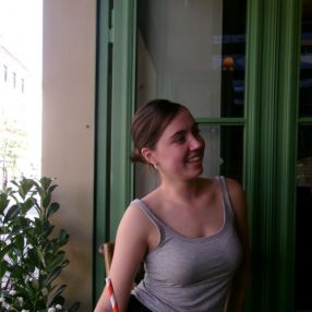 Elisa, Babysit in Gentbrugge