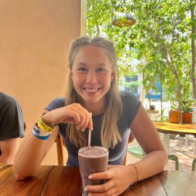 Elizabeth, Babysitter à Brussel