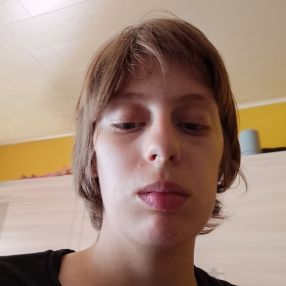 Chloé, Babysit in Chiny