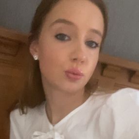 Kayleigh, Babysitter à Houthulst