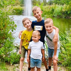 Shirley, Gezin in Oostrozebeke