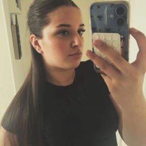 Alona, Babysit in Sint-Agatha-Berchem