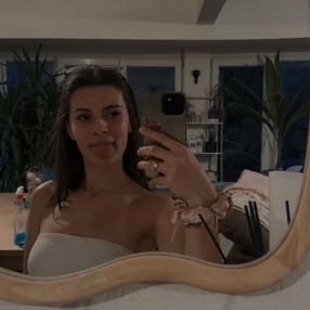 Stacy, Babysitter à Koekelberg