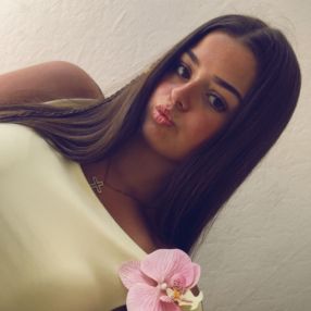 Priscillia, Babysitter à Chapelle-lez-Herlaimont