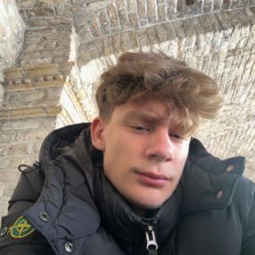 Milano, Babysitter à Diksmuide