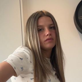 Nienke, Babysitter in Lummen