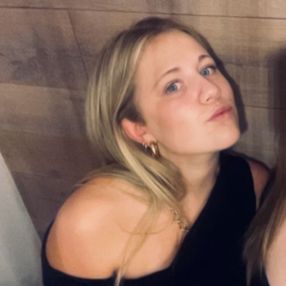 Roos, Babysitter à Wuustwezel