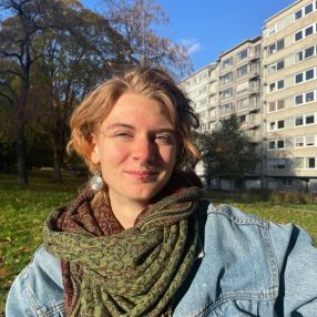 Juli, Babysitter à Luik