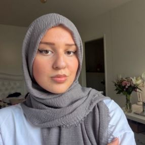 Zümra, Babysitter à Houthalen-Helchteren