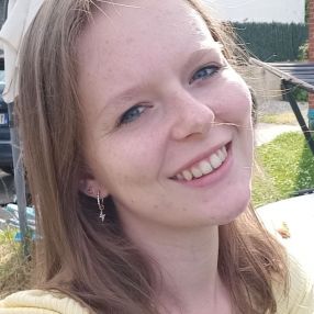 Sarah, Babysit in Charleroi