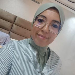 Hayat, Babysitter à Bree