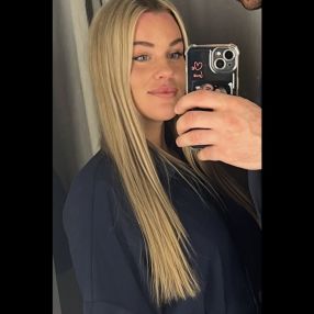 Eline, Babysitter à Sint-Niklaas