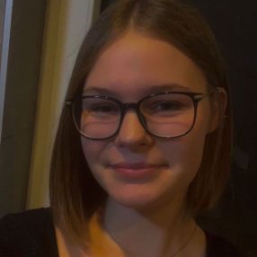 Emilie, Babysitter à Anderlues