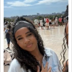 Océane, Babysitter à Manage
