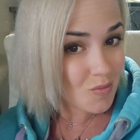Anissa, Babysitter à Incourt