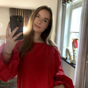 Fleur, Babysitter à Hamont-Achel