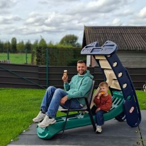 Betina, Gezin in Brugge