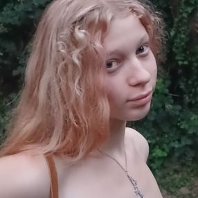 Camille, Babysitter à Hamoir
