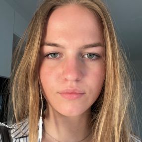 Natasha, Babysit in Maldegem